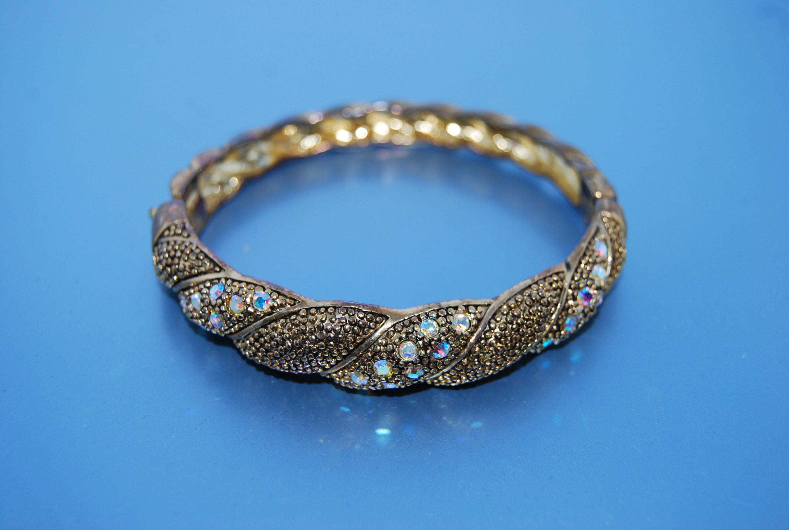Vintage American Cocktail bangle - goldtone and Rhinestones - Image 2