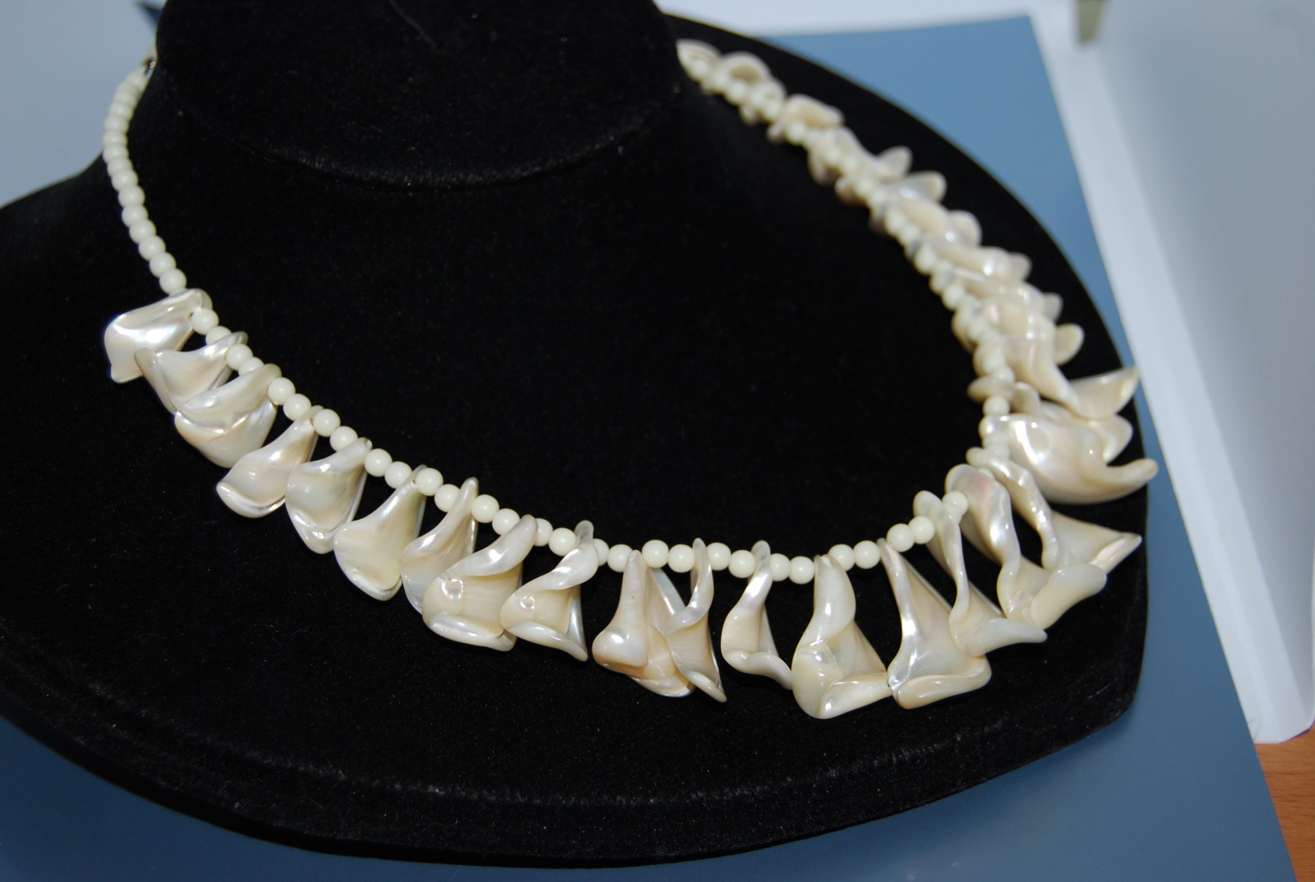 Vintage mother of Pearl drop necklace - Circa 1950'5