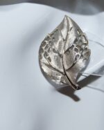 Vintage Crown Trifari silvertone leaf earrings - Circa 1950