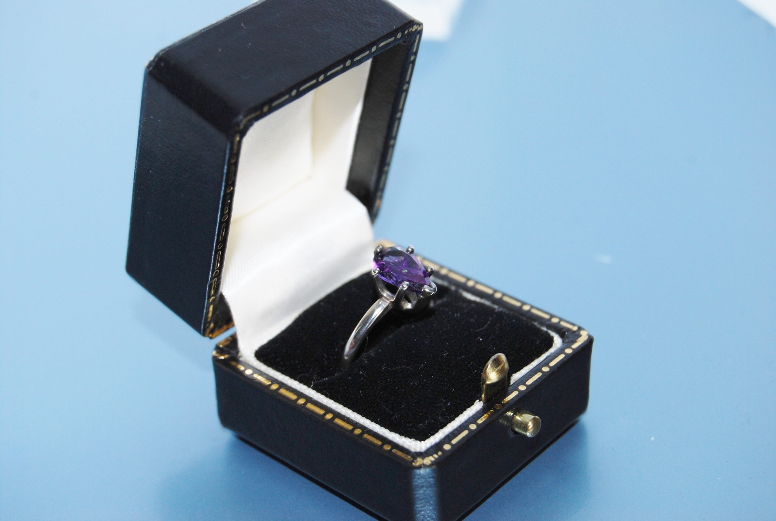 SORRY, this has now sold. 'Teardrop' Amethyst and silver basket set ring - Image 4