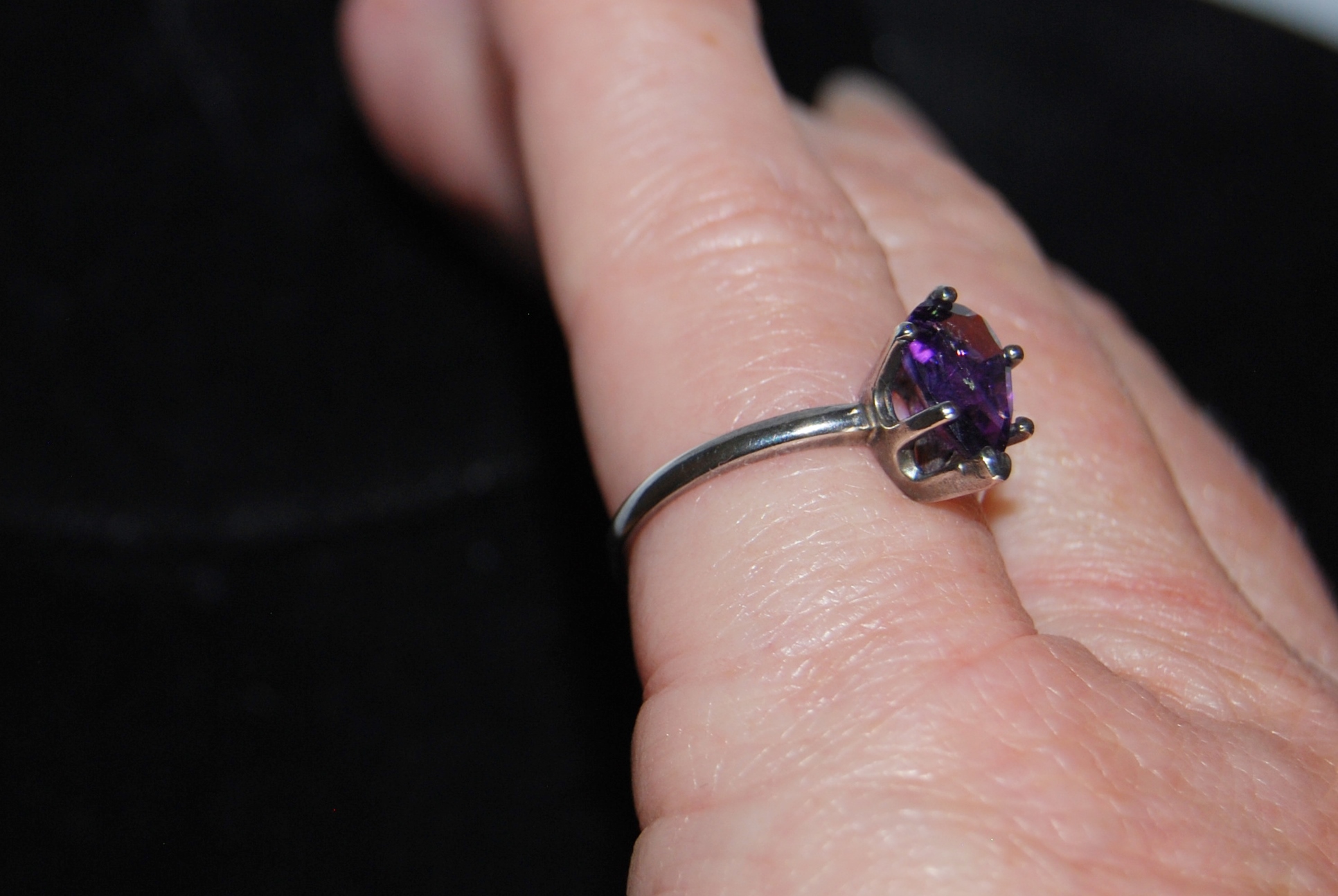 SORRY, this has now sold. 'Teardrop' Amethyst and silver basket set ring - Image 7