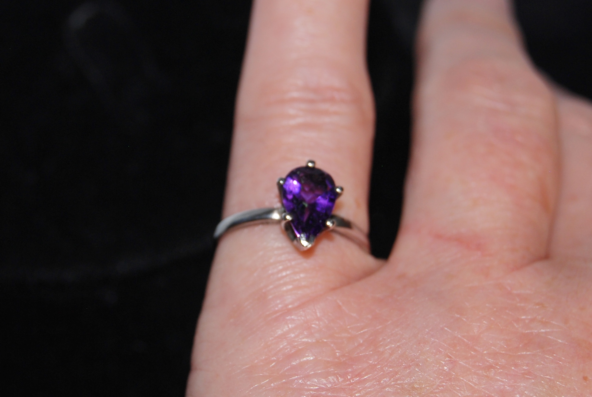 SORRY, this has now sold. 'Teardrop' Amethyst and silver basket set ring - Image 6
