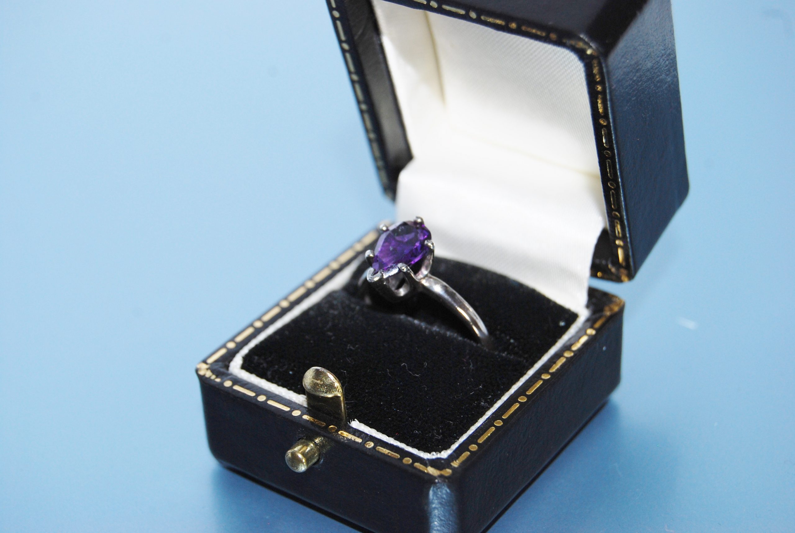 SORRY, this has now sold. 'Teardrop' Amethyst and silver basket set ring - Image 5